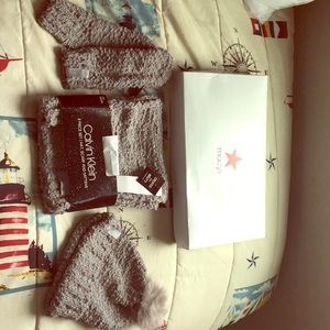 NIB CK 3 piece set: hat scarf and mittens!